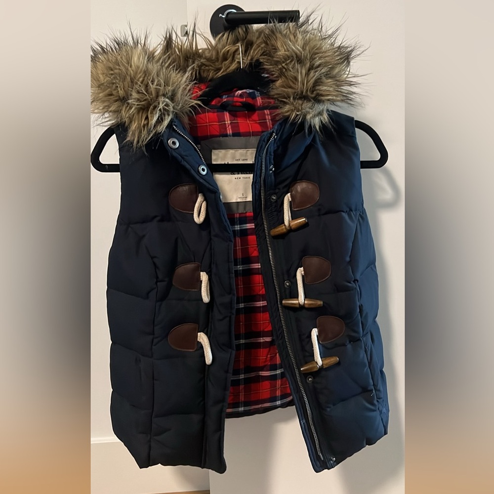 Abercrombie & Fitch puffer vest